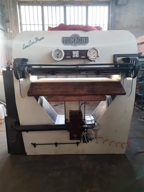 Tomboni planting press 210 ton, 1370 x 1000 in perfect working